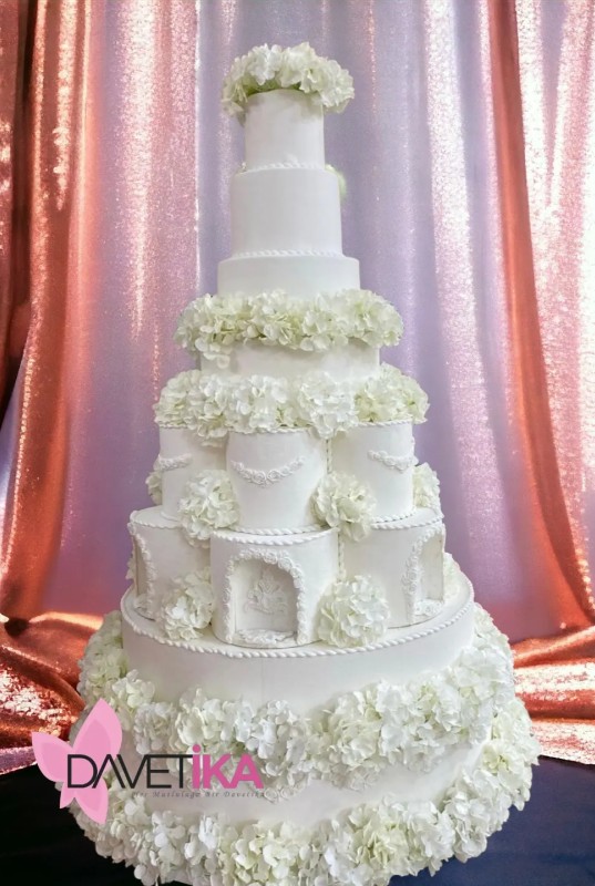 Çok Katlı Düğün Pastası