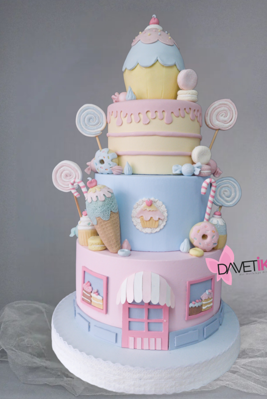 Çok Katlı Düğün Pastası